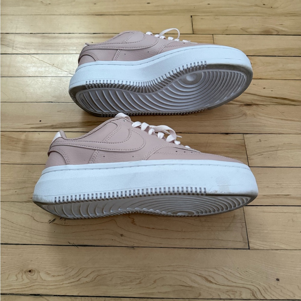 Nike Pink Sneakers for Women - Picture 5 of 7